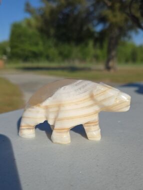 Hand-Carved Striped Onyx Bear Figurine - Cream & Tan